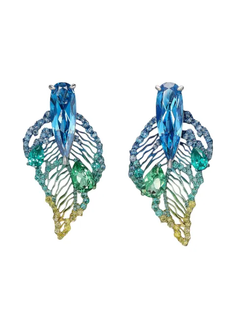 Anabela Chan aretes Aurora Titan en oro blanco de 18kt con zafiro