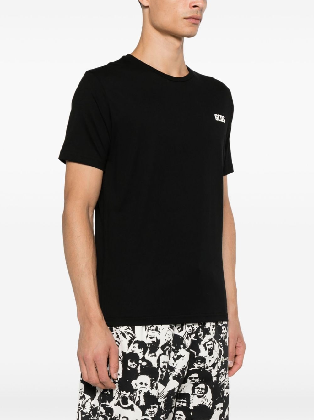 Shop Gcds Low Band Logo T-shirt In Black