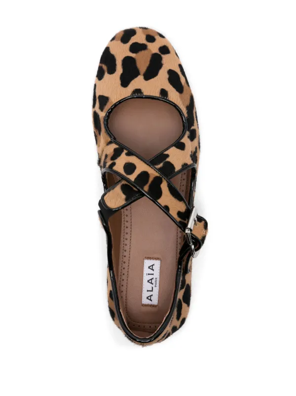 SALE【Alaia】クリスクロス バレエ フラット Alaïa クリスクロス フラットシューズ | ブラウン | FARFETCH JP