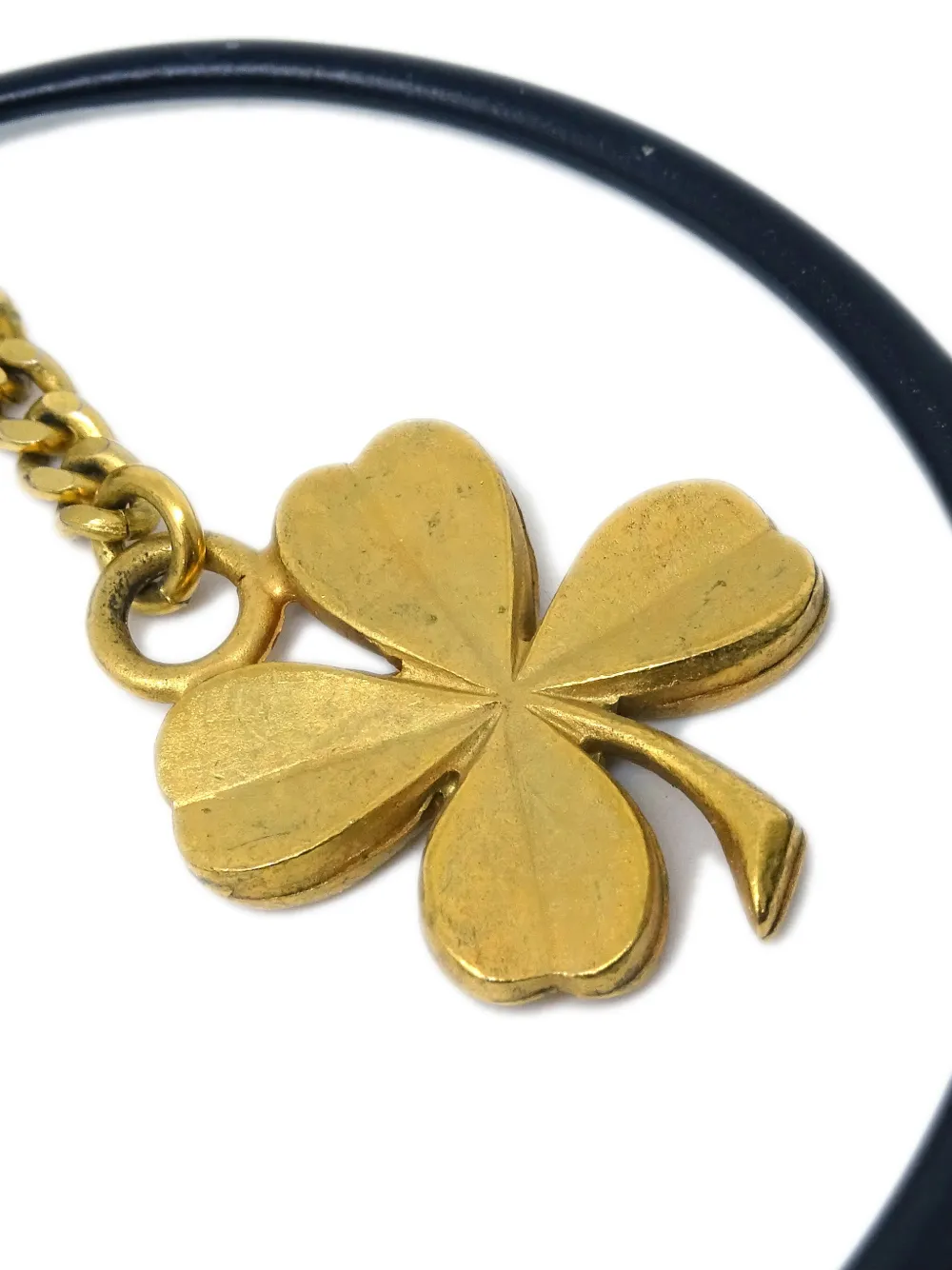 Pre-owned Chanel 1994 Clover Dangle Clip-on Earrings In Gold