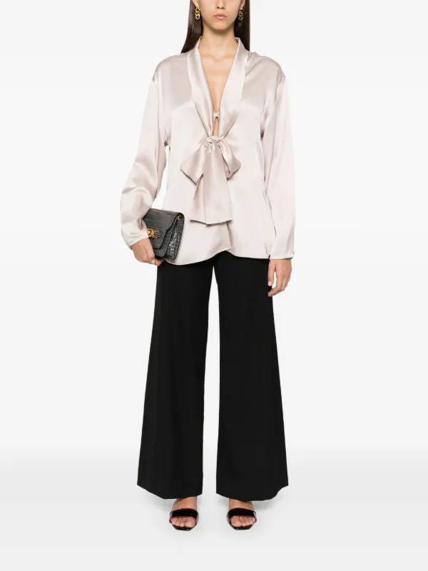 Tシャツ・カットソー Victoria Beckham Victoria Beckham V-Neck Scarf Blouse Victoria Beckham V-neck Scarf Shirt | Pink | FARFETCH