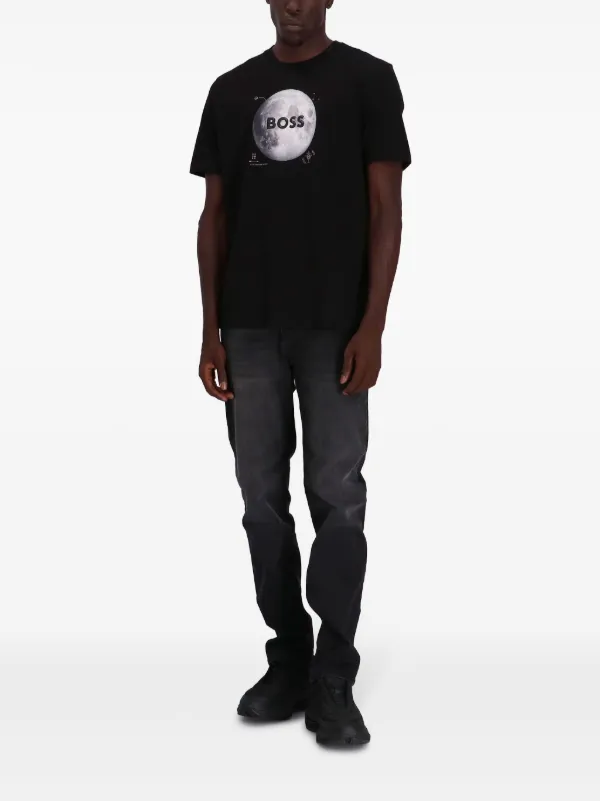 Tシャツ・カットソー BOSS Moon Graphic Print Cotton T-Shirt Black BOSS moon-print Cotton T-shirt | Black | FARFETCH IN