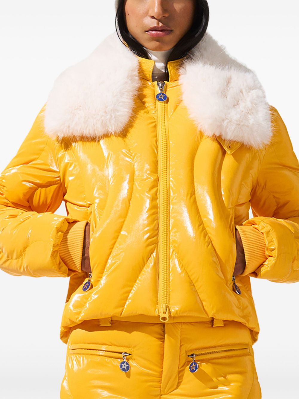 PERFECT MOMENT CARVING PUFFER JACKET 