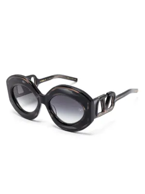 VALENTINO サングラス 黒 VLTN ロゴ付き ケース付き VALENTINO サングラス 黒 VLTN ロゴ付き ケース付き