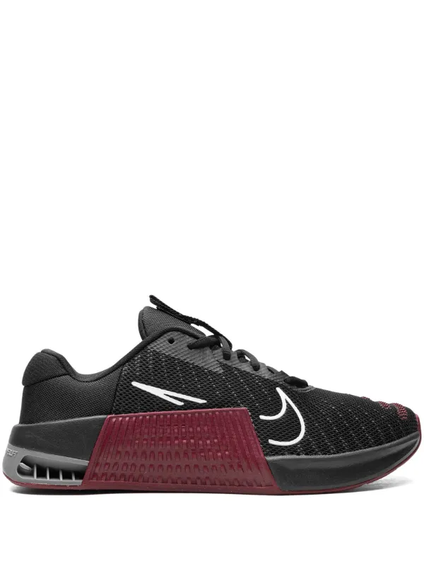 Nike slippers maroon on sale
