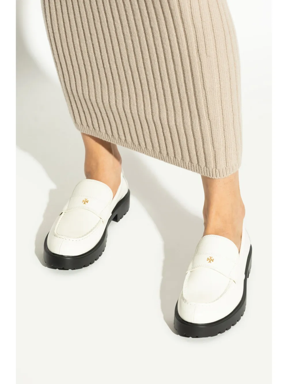 Tory Burch classic lug loafers - Wit