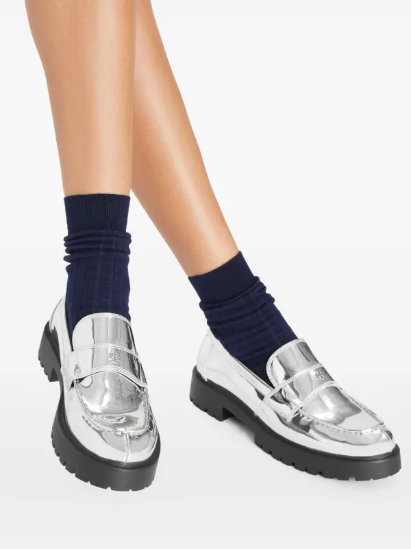 【TORY BURCH】シルバー ローファー 厚底 合成皮革 Tory Burch Classic Lug Loafers | Silver | FARFETCH