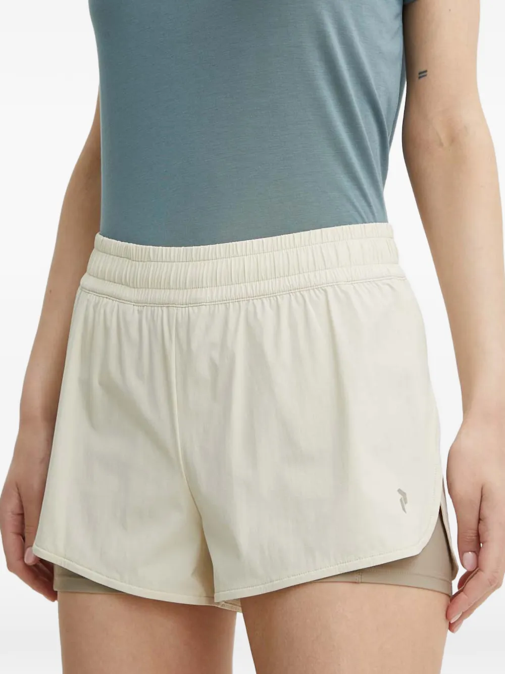 Peak Performance logo-detail shorts | Running Shorts | Image 2