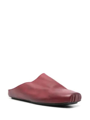 シューズ・サンダルその他 UMA WANG Woman Flat sandals Brown US9075 UW69 Uma Wang Slip-On Sandals in Brown | Lyst Canada