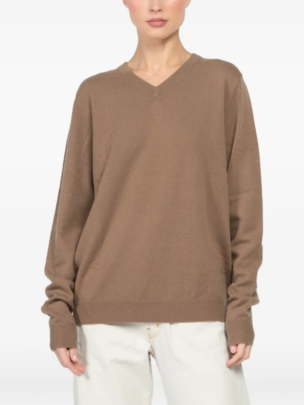 extreme cashmere Trui met V-hals en lange mouwen Bruin