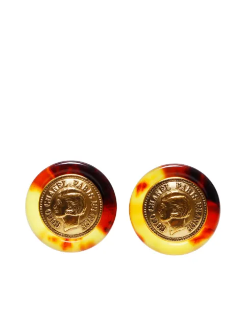 CHANEL Pre-Owned 1997 tortoiseshell-effect coin clip-on earrings
