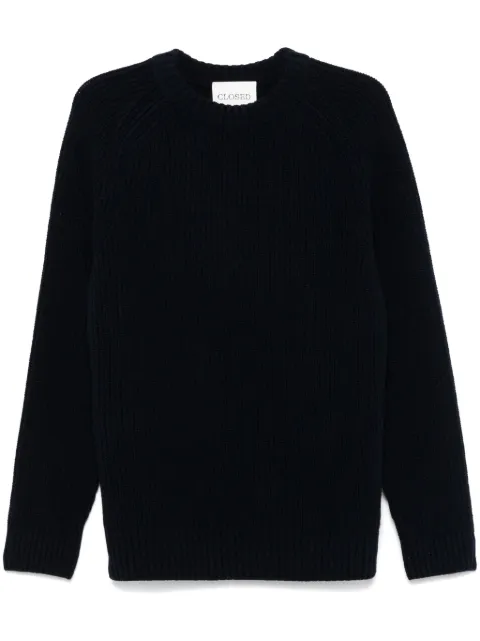 Closed wool sweater