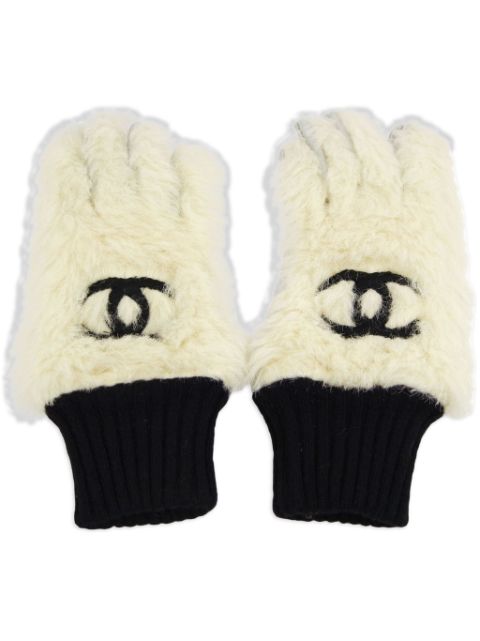 CHANEL 1990-2000 fur gloves Women