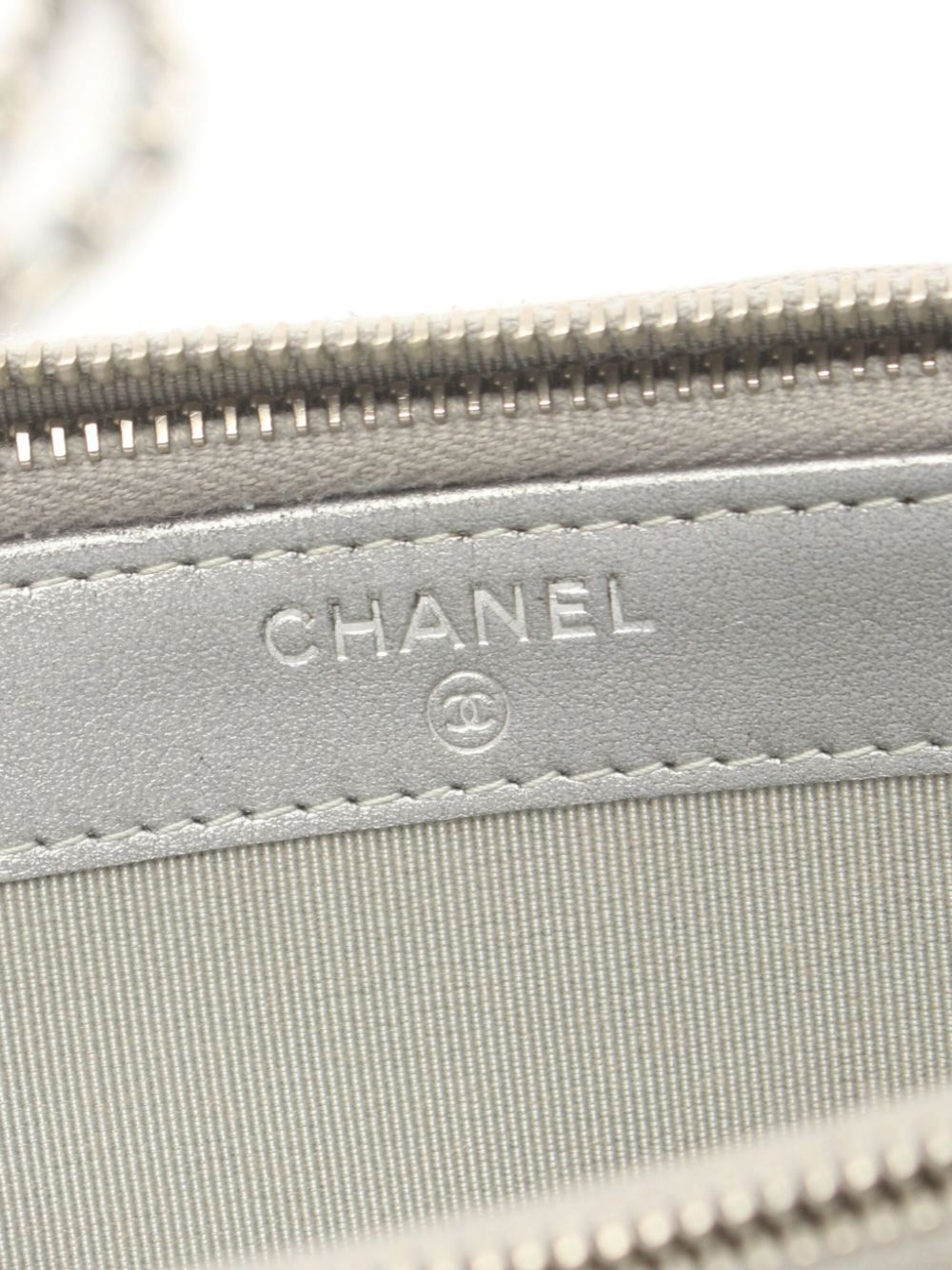 CHANEL 2018 chevron wallet Women