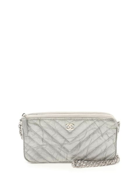 CHANEL 2018 chevron wallet Women