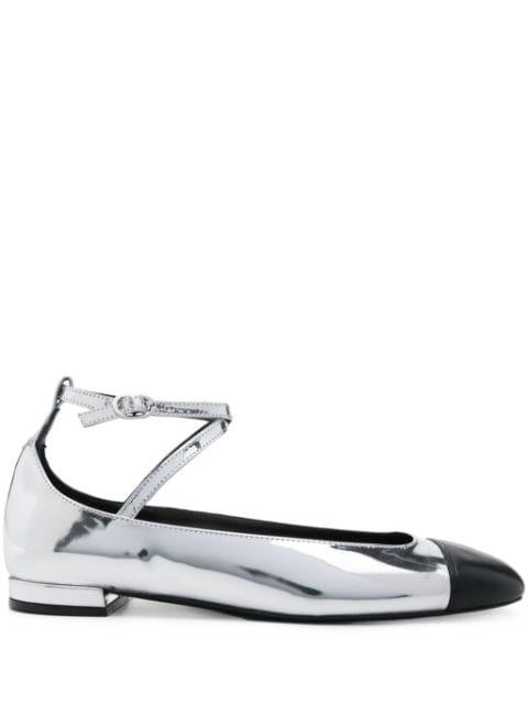 Stuart Weitzman patent leather ballerina shoes 