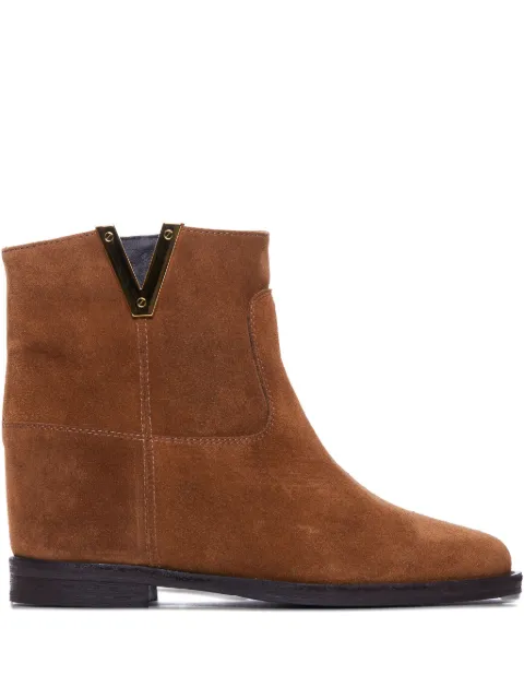 Via Roma 15 V-detail suede boots