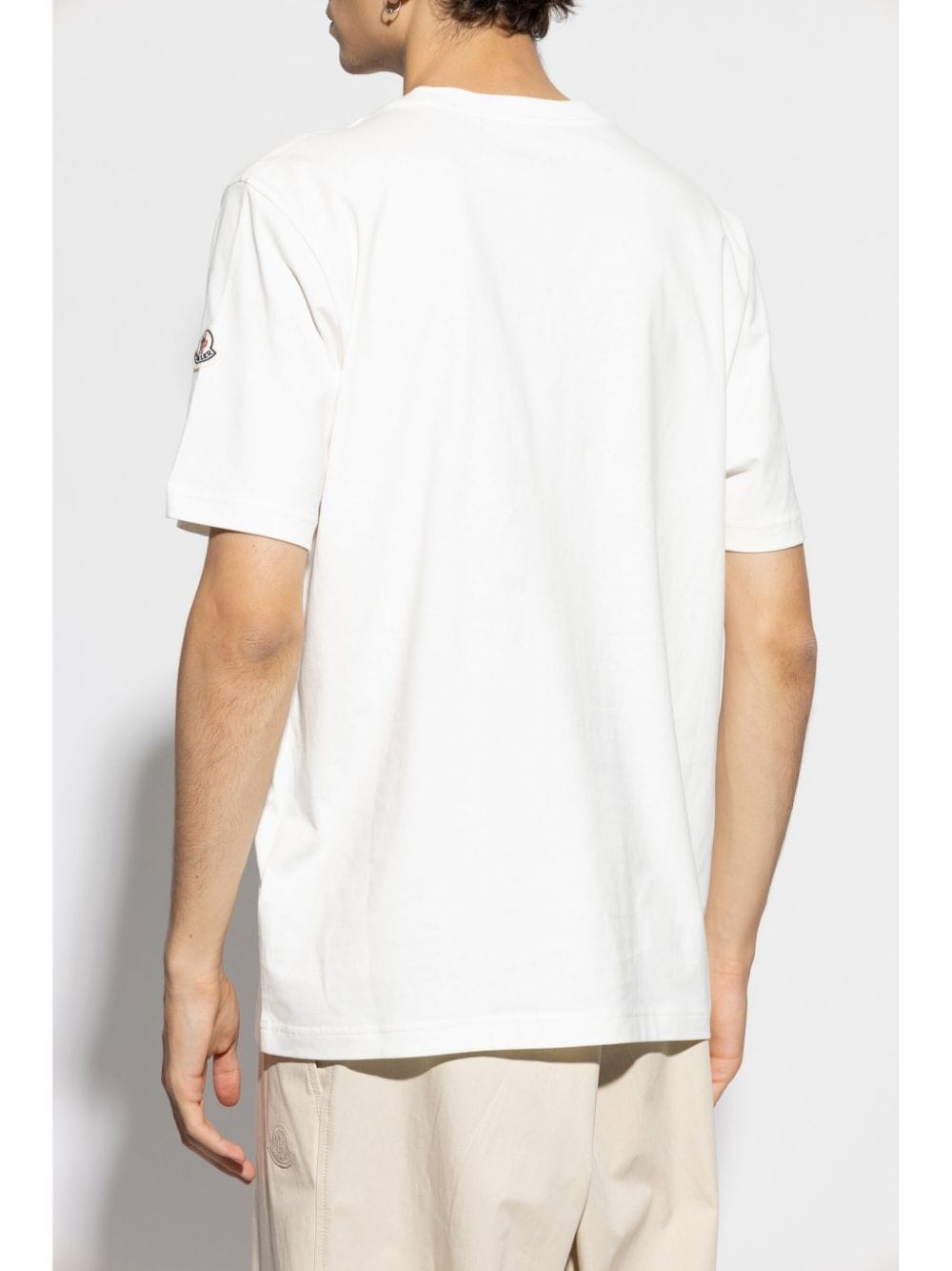 Shop Moncler Mountain T-shirt In 白色