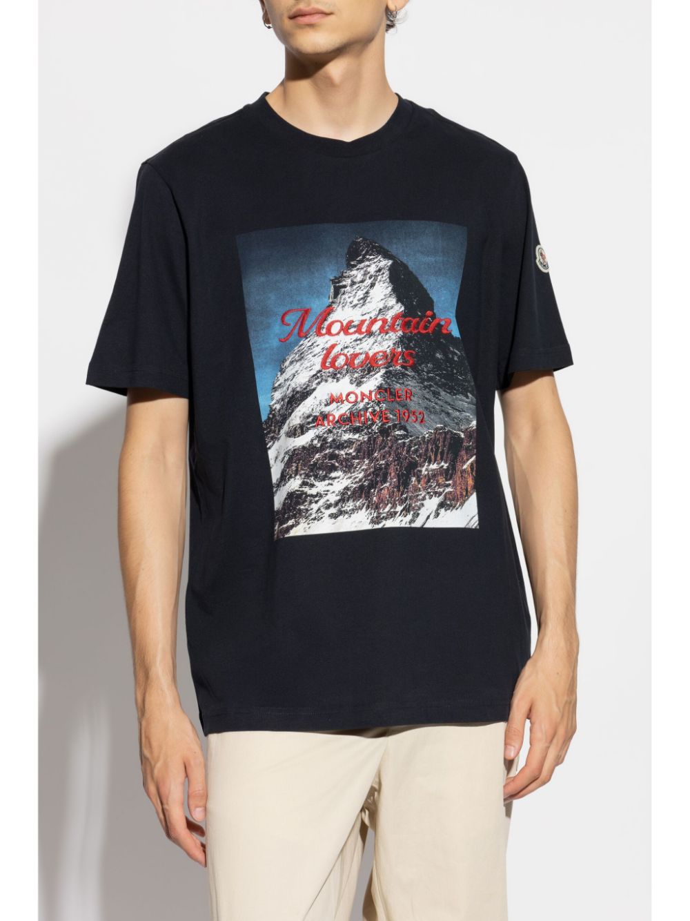 Shop Moncler Mountain T-shirt In 蓝色