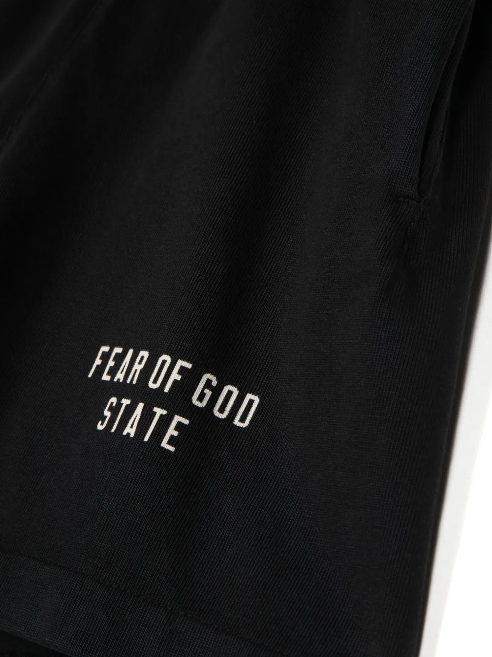 FEAR OF GOD ESSENTIALS KIDS Shorts met logoprint Zwart