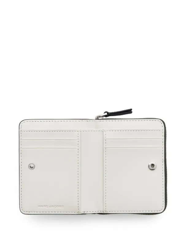 Marc Jacobs The Leather Mini Compact Wallet | Green | FARFETCH