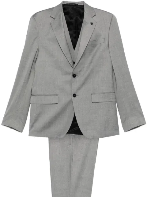 Karl Lagerfeld traje con botones