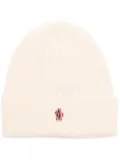 Moncler Grenoble logo beanie hat - Neutrals