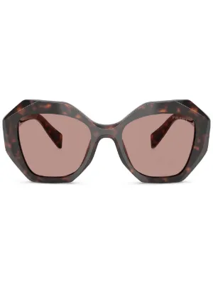 Prada Eyewear スクエアフレーム サングラス | ブラウン | FARFETCH JP