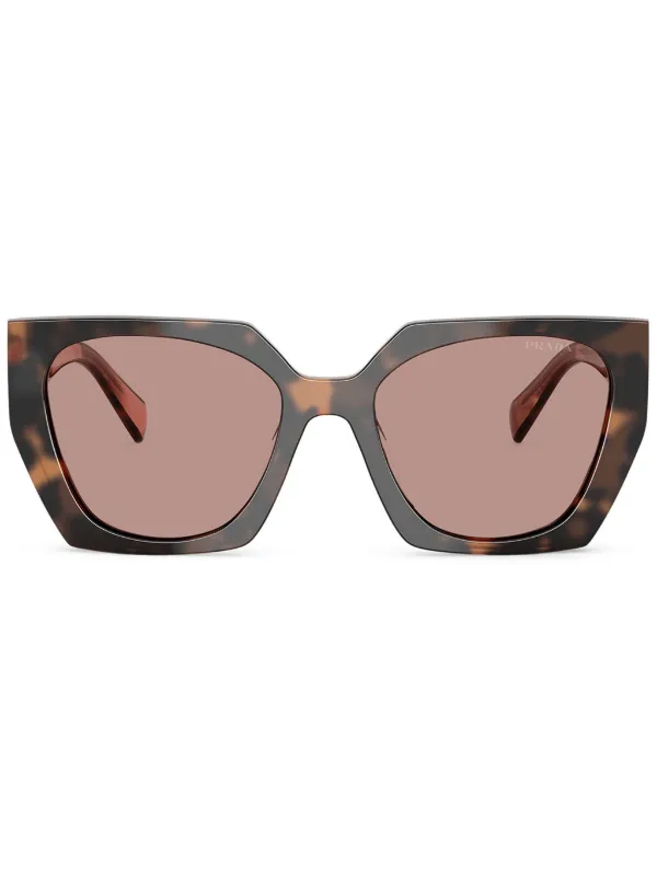 Prada Eyewear スクエアフレーム サングラス | ブラウン | FARFETCH JP