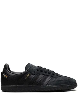 Adidas Gazelle “Triple Black” スニーカー | ブラック | FARFETCH JP Adidas Gazelle “Triple Black” スニーカー | ブラック | FARFETCH JP