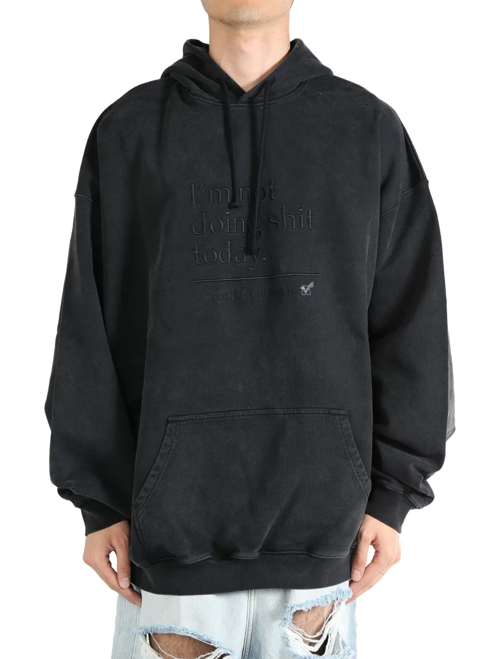 VETEMENTS embroidered-logo hoodie - Black