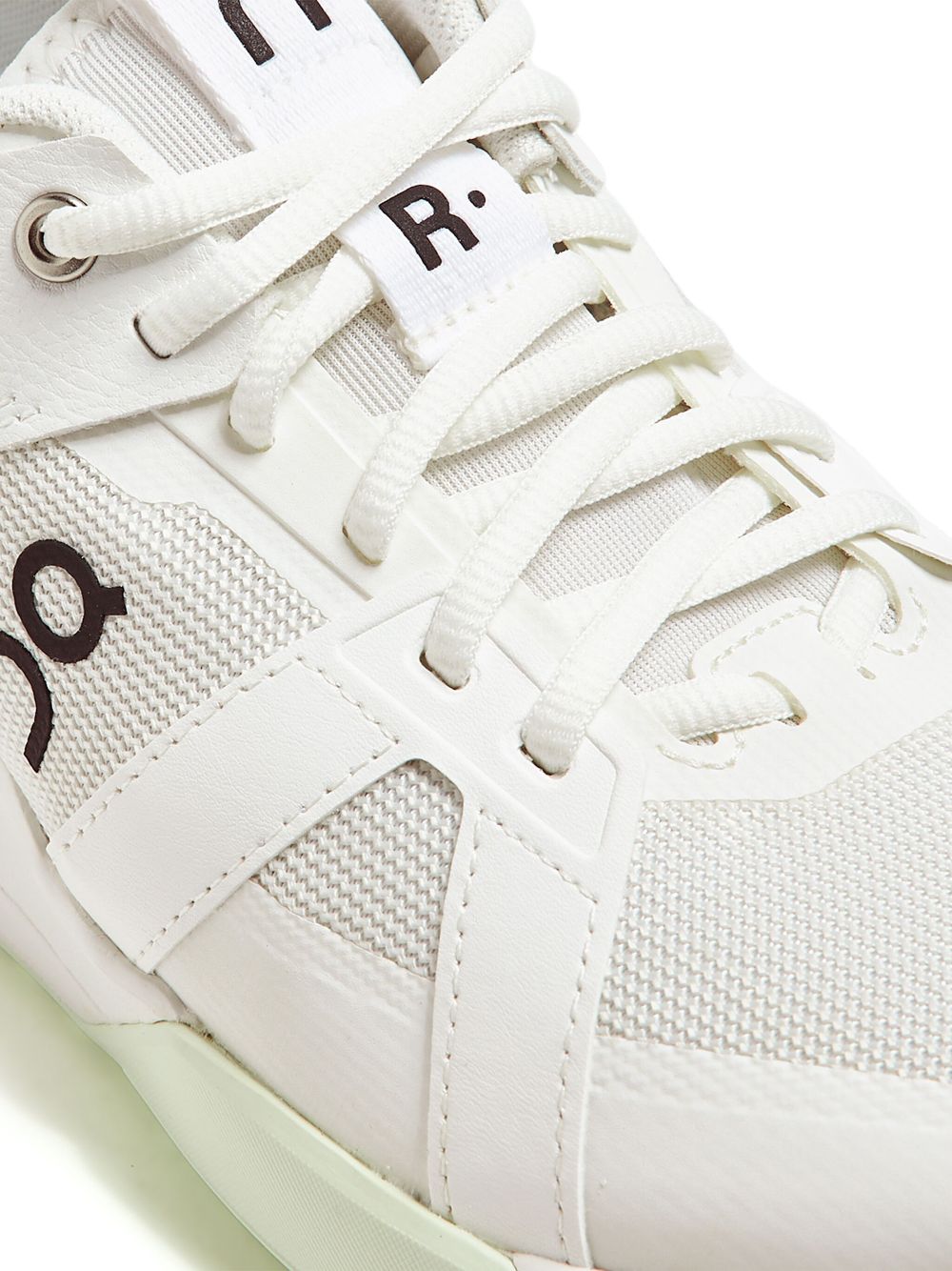 On Running The Roger Clubhouse Pro sneakers White