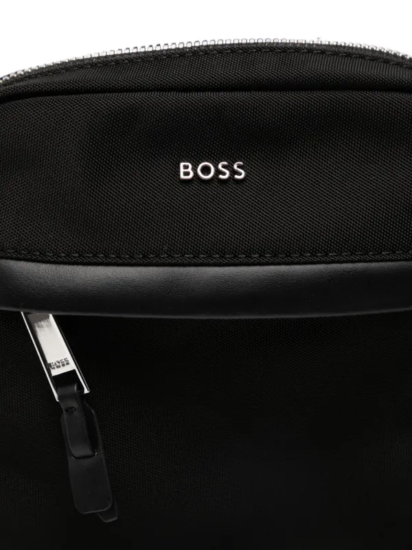 BOSS ボス★ブラック エンボスロゴ メッセンジャーバッグ BOSS ロゴエンボス メッセンジャーバッグ | ブラック | FARFETCH JP