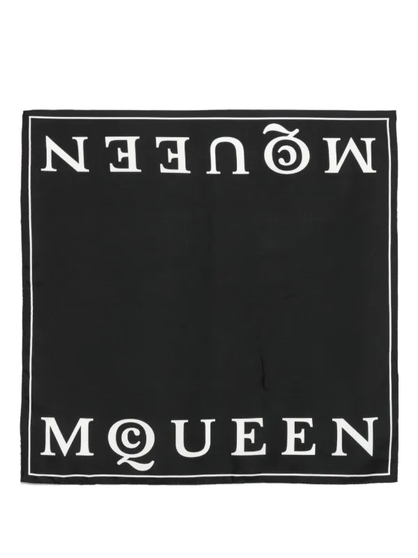 【送料&関税込】Alexander McQueen Logo Print Scarf 25435029_55556156_600.jpg