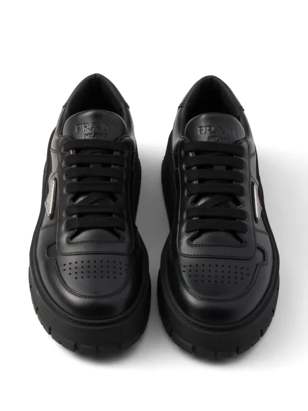 Prada レザースニーカー | ブラック | FARFETCH JP