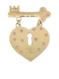 CHANEL Pre-Owned 2002 heart rhinestone brooch - Gold