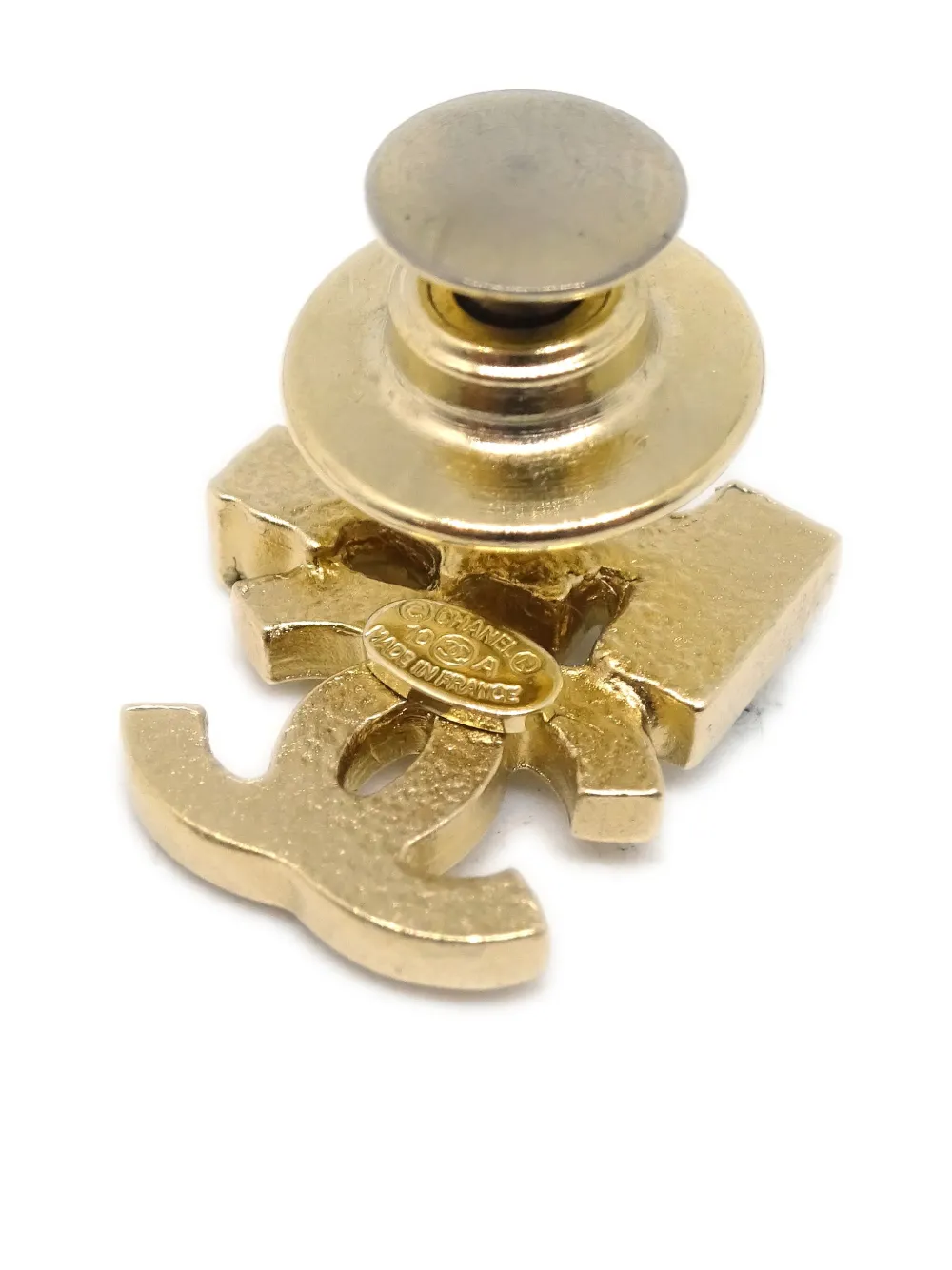 Pre-owned Chanel 2010 Cc Brooch In Gold