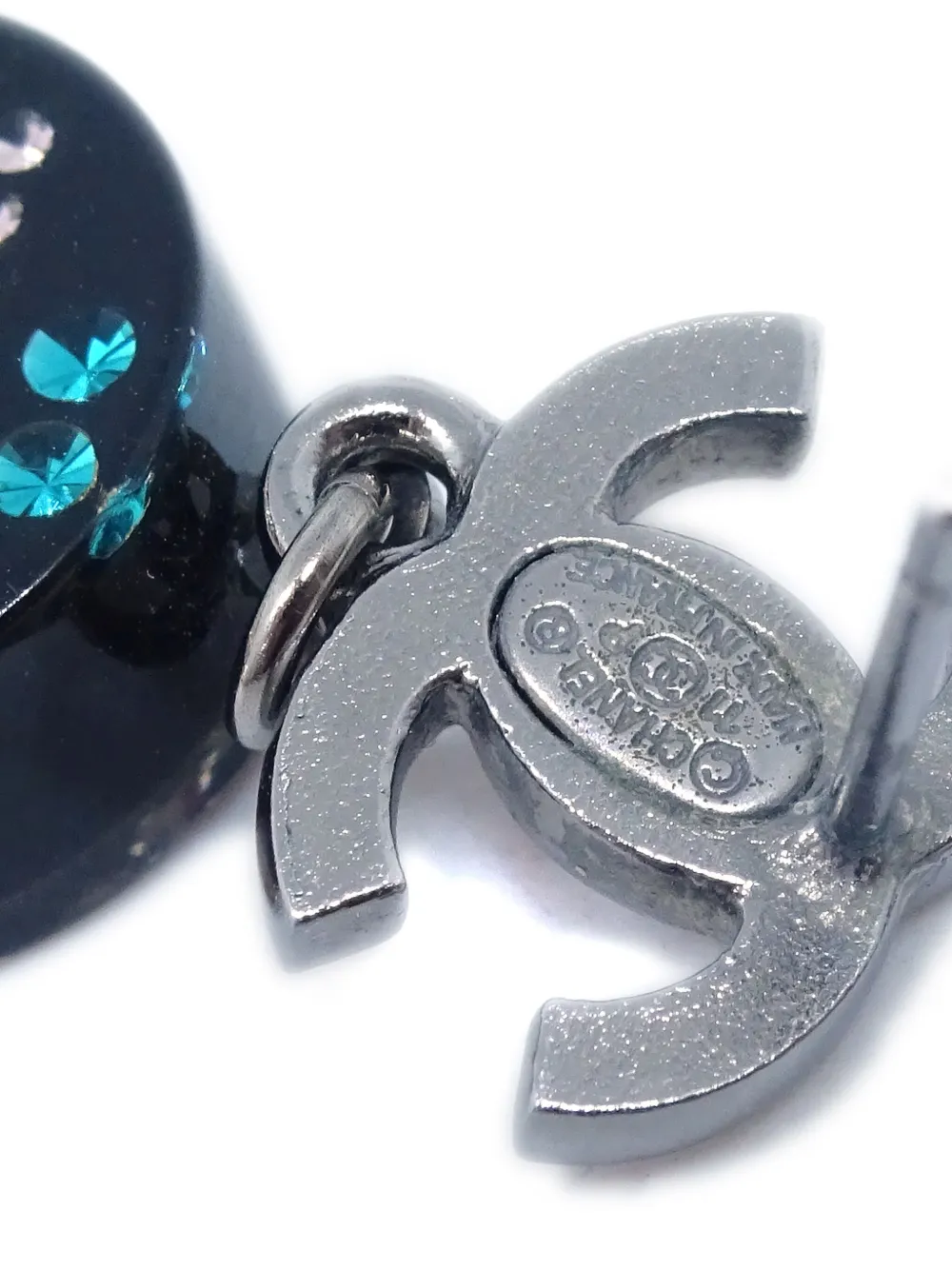 Pre-owned Chanel 2011 Cc Drop Earrings In Black