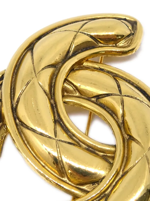 CHANEL Pre-Owned 1980-1990s Quilted CC Brooch | Gold | FARFETCH