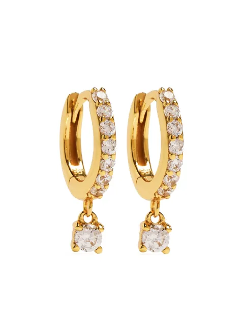 Astrid & Miyu aretes estilo huggie con detalles de cristal