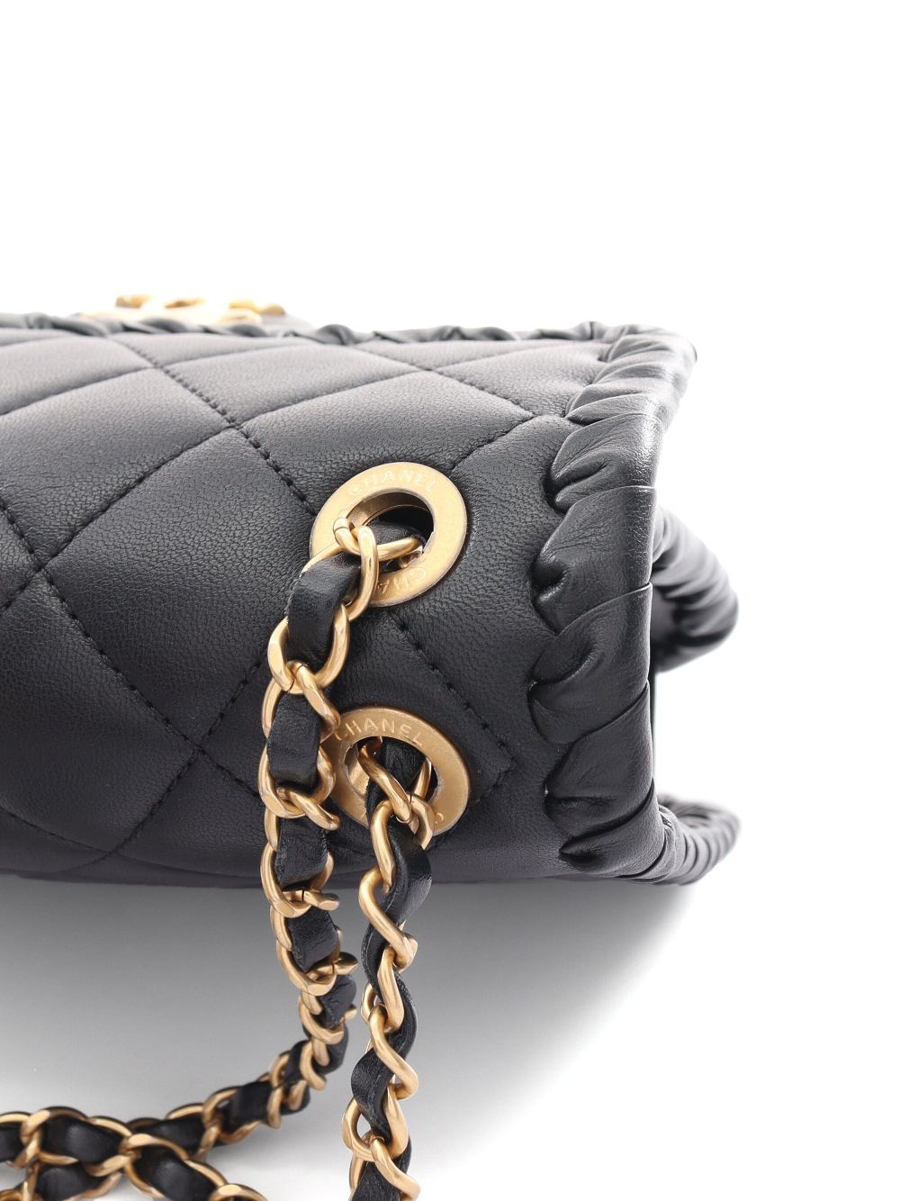 CHANEL 2020 matelasse chain shoulder bag Women