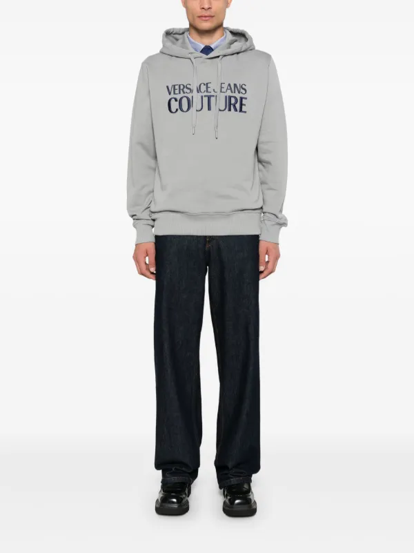 【VERSACE JEANS COUTURE】 ロゴ スウェットパーカー ‐2色 Versace Jeans Couture ロゴ パーカー | グレー | FARFETCH JP