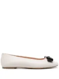 Casadei logo-plaque ballet flats - White