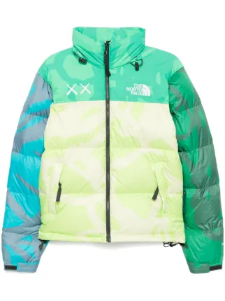 The North Face Jaqueta Nuptse 1996 x KAWS | Verde | FARFETCH BR