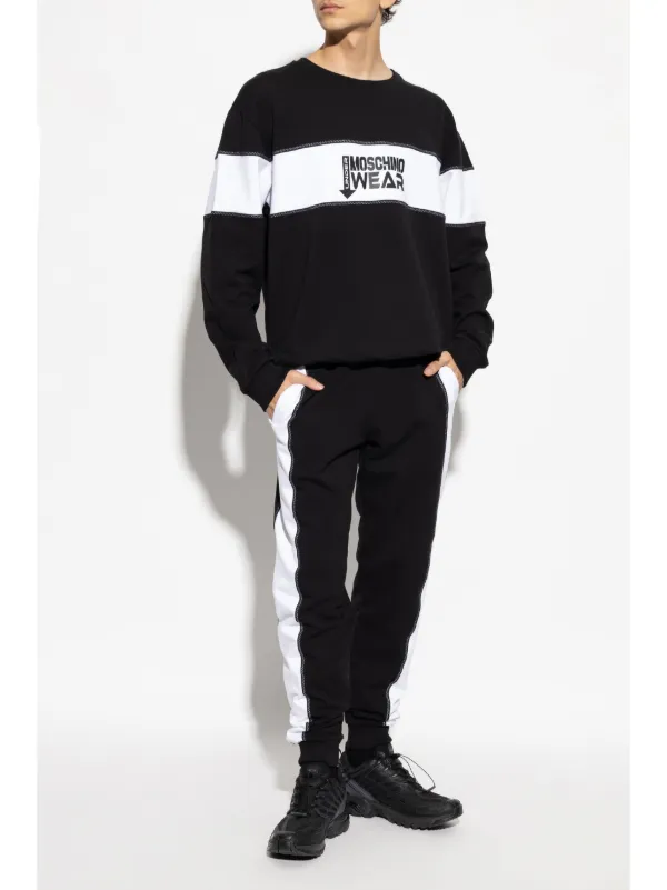 【関税込み】Moschino ブラック ロゴ スウェットシャツ Moschino ロゴ スウェットシャツ | ブラック | FARFETCH JP