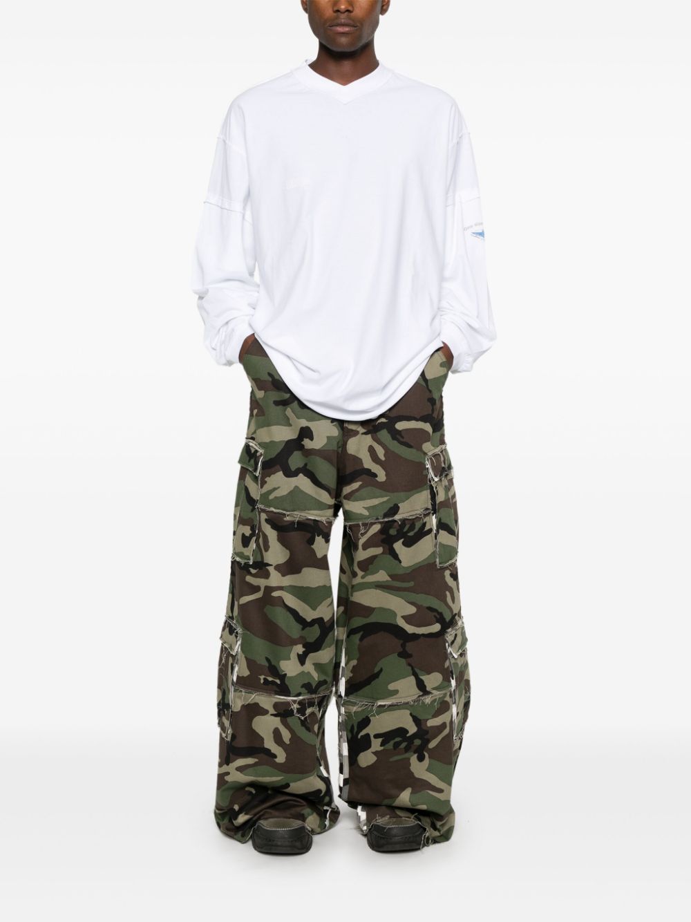 VETEMENTS Cargo shorts met camouflageprint - Groen