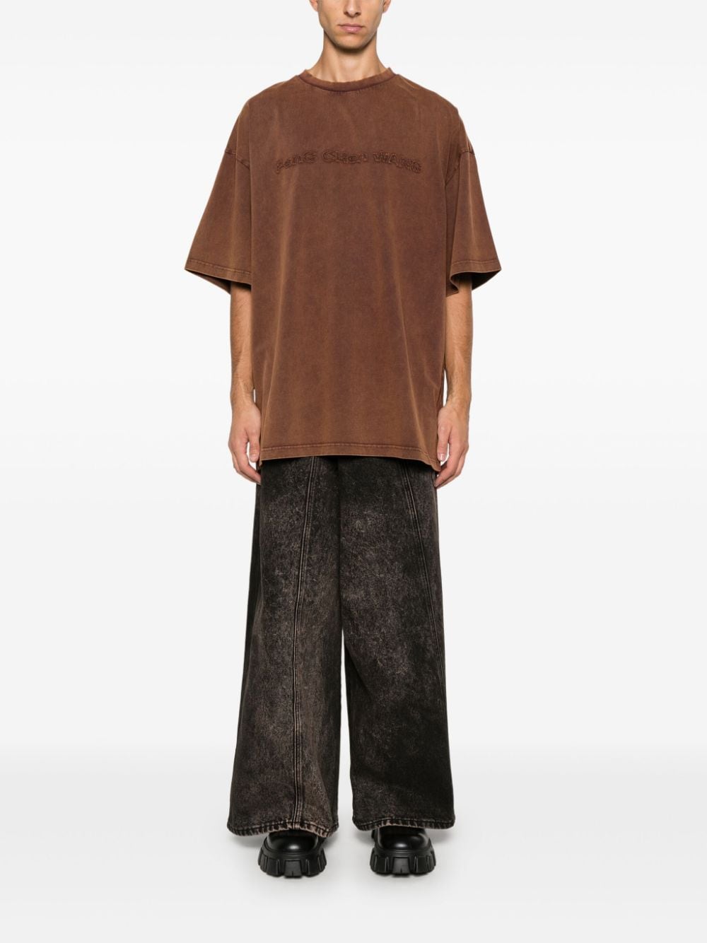 Feng Chen Wang T-shirt met logopatch - Bruin