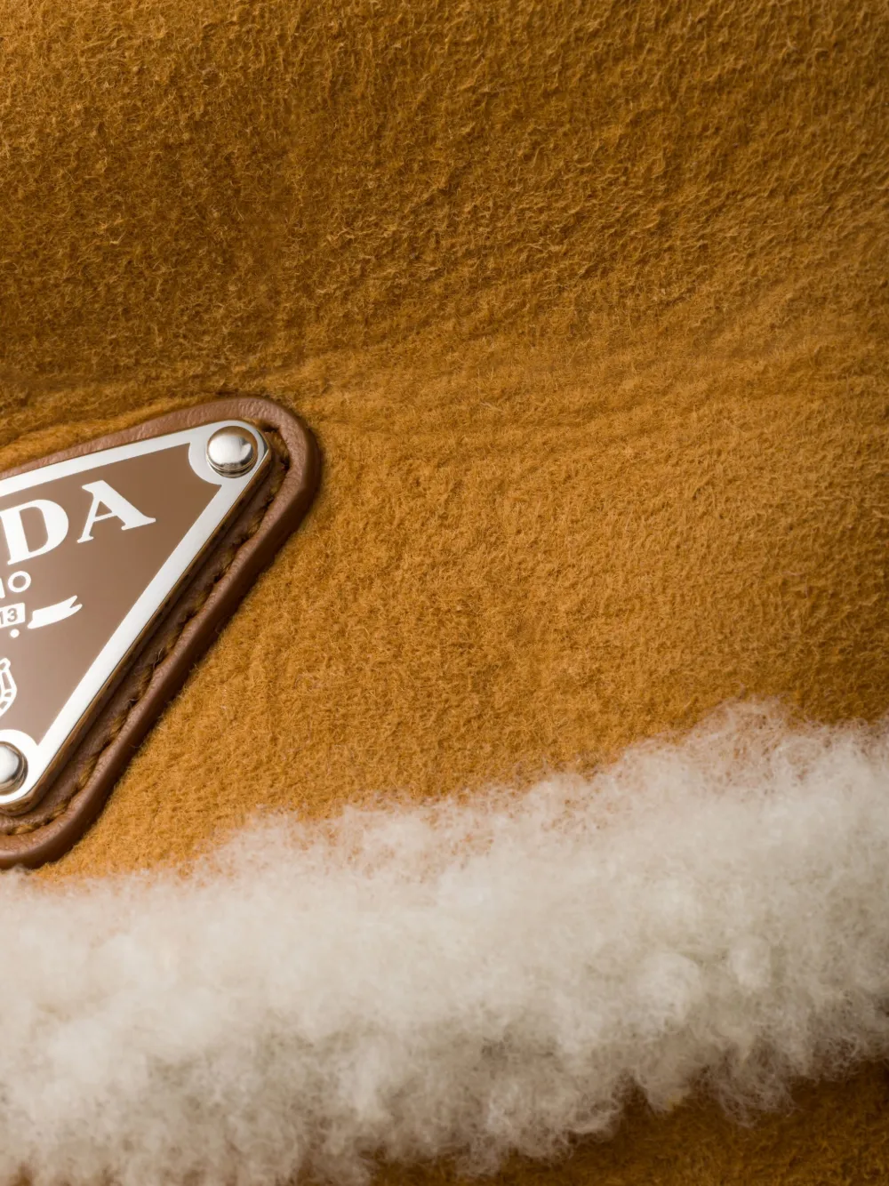 Prada Suède lammy vissershoed Bruin