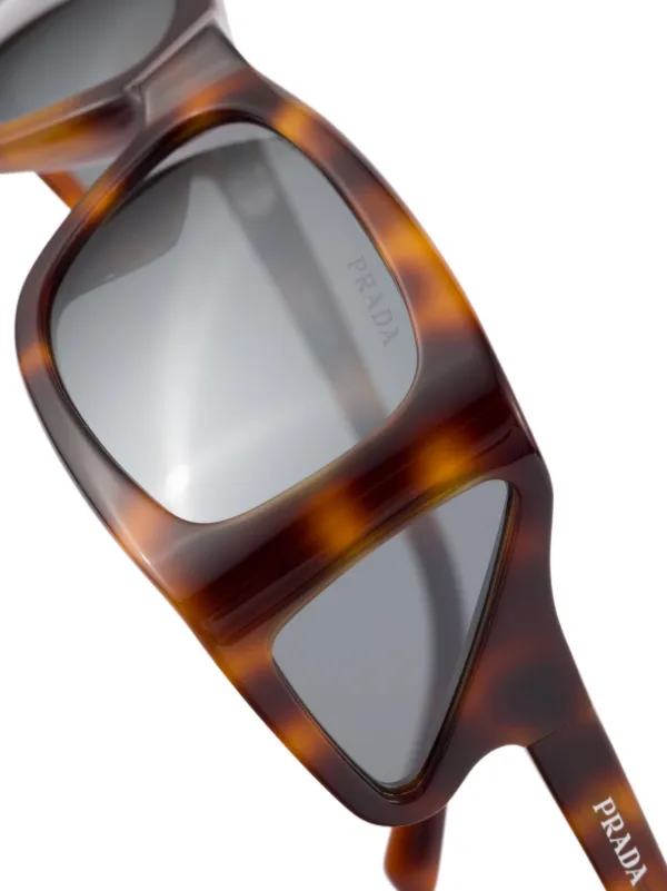 Prada Eyewear スクエアフレーム サングラス | ブラウン | FARFETCH JP