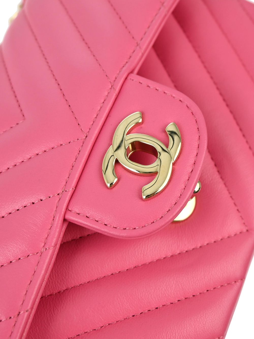 CHANEL 2019 V-stitch Single Flap Shoulder Bag Women